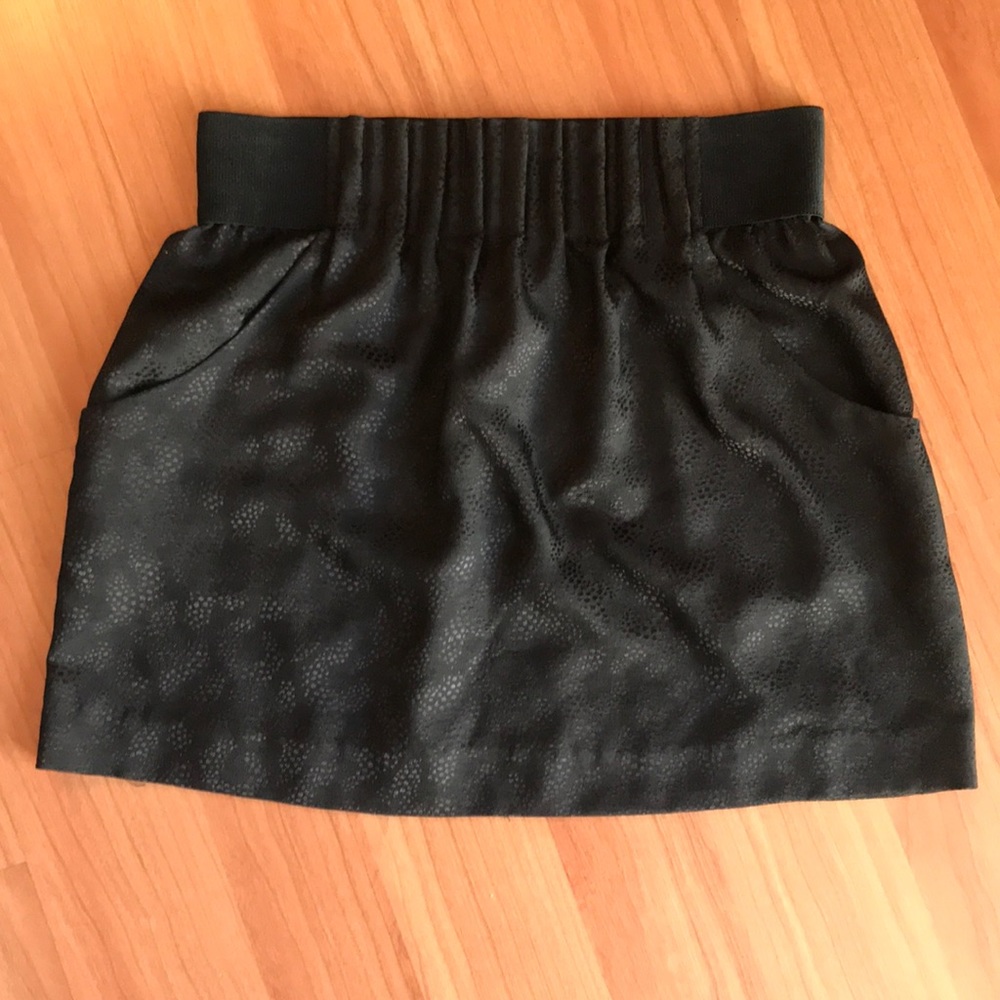 Calvin Klein SZ 10 leopard foil skirt